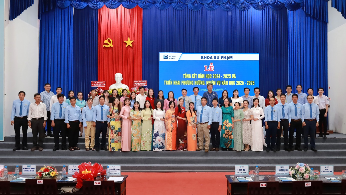 KHOA SƯ PHẠM TỔ CHỨC LỄ TỔNG KẾT NĂM HỌC 2024–2025 VÀ TRIỂN KHAI PHƯƠNG HƯỚNG, NHIỆM VỤ NĂM HỌC 2025–2026